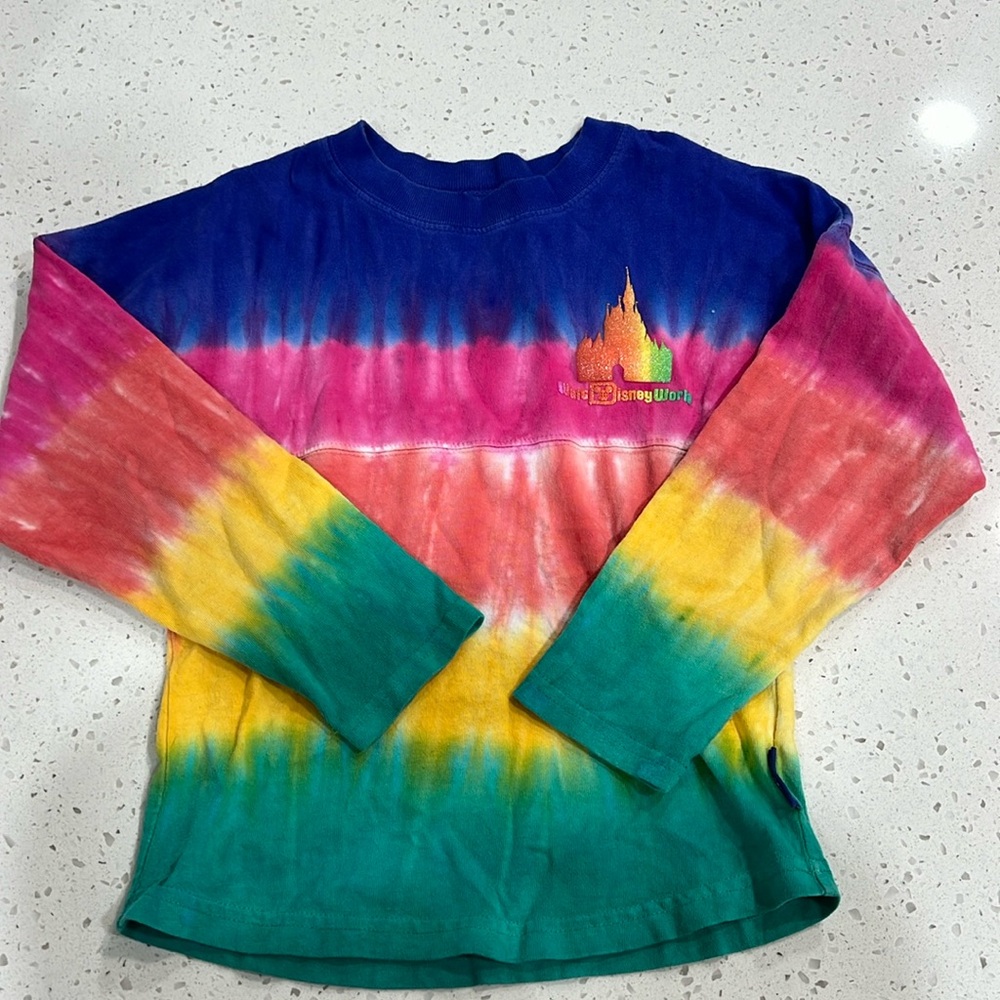 Well loved Disney spirit jersey